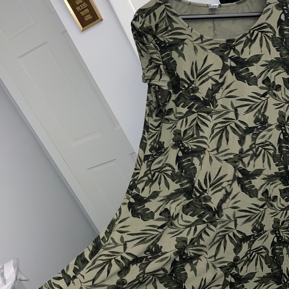 green dress